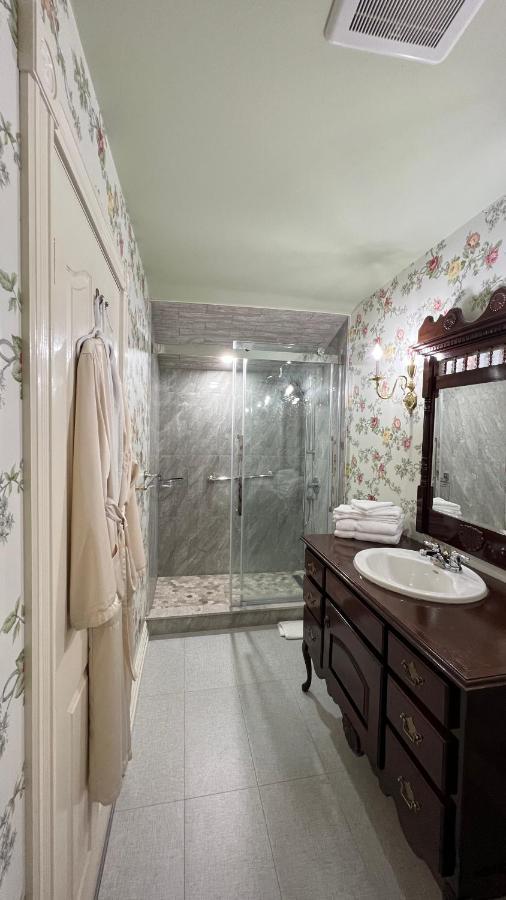 Bedham Hall B&B Niagara Falls Exterior photo