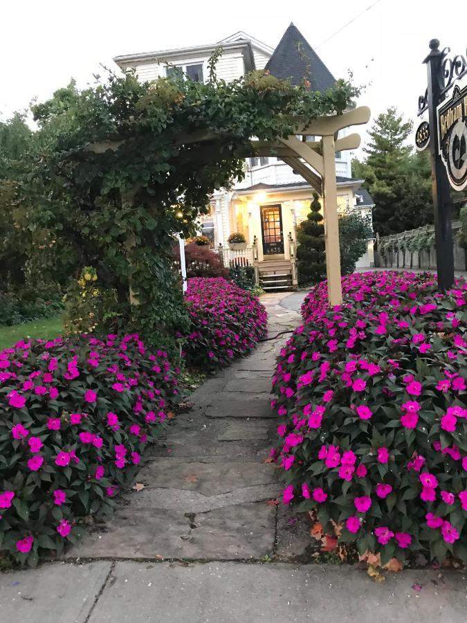 Bedham Hall B&B Niagara Falls Exterior photo